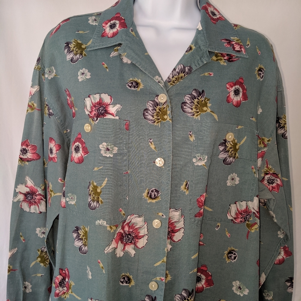 Flower Button Up - image 2